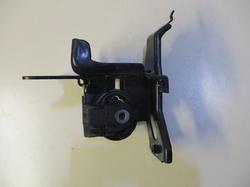 id_6243_AUTERN00006138_B5_SUPPORTO_MOTORE_LATO_CAMBIO_TOYOTA_YARIS_1.4_D_4D_ANNO_2013_1NDTV_Q.01__8__C1A6L1_.JPG