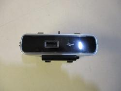 id_7282_AUTERN00007120_07356957180_BLOCCO_PRESA_CAVO_USB_FIAT_500_ANNO_2015_2019_Q.01__1__C4D6L3_.JPG